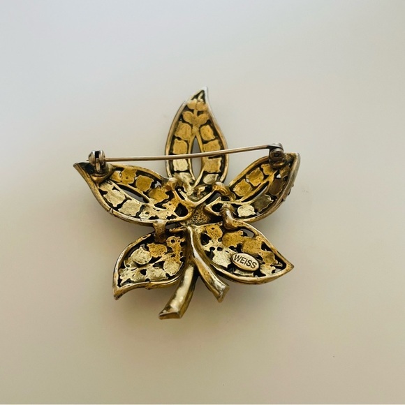 Rare Vintage Weiss Crystal and Ruby Petaled Brooch - Picture 7 of 9